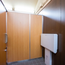 京都市嵐山観光駐車場トイレ　光触媒抗ウイルスコーティング サムネイル6