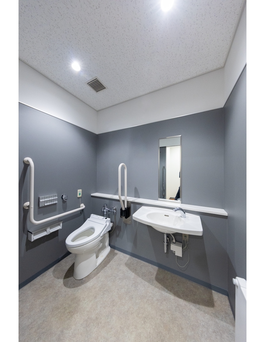 京都・川端丸太町公衆トイレ 写真11